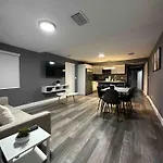 Stilysh 4/2 Bd Near Adv Island Busch Gardens
